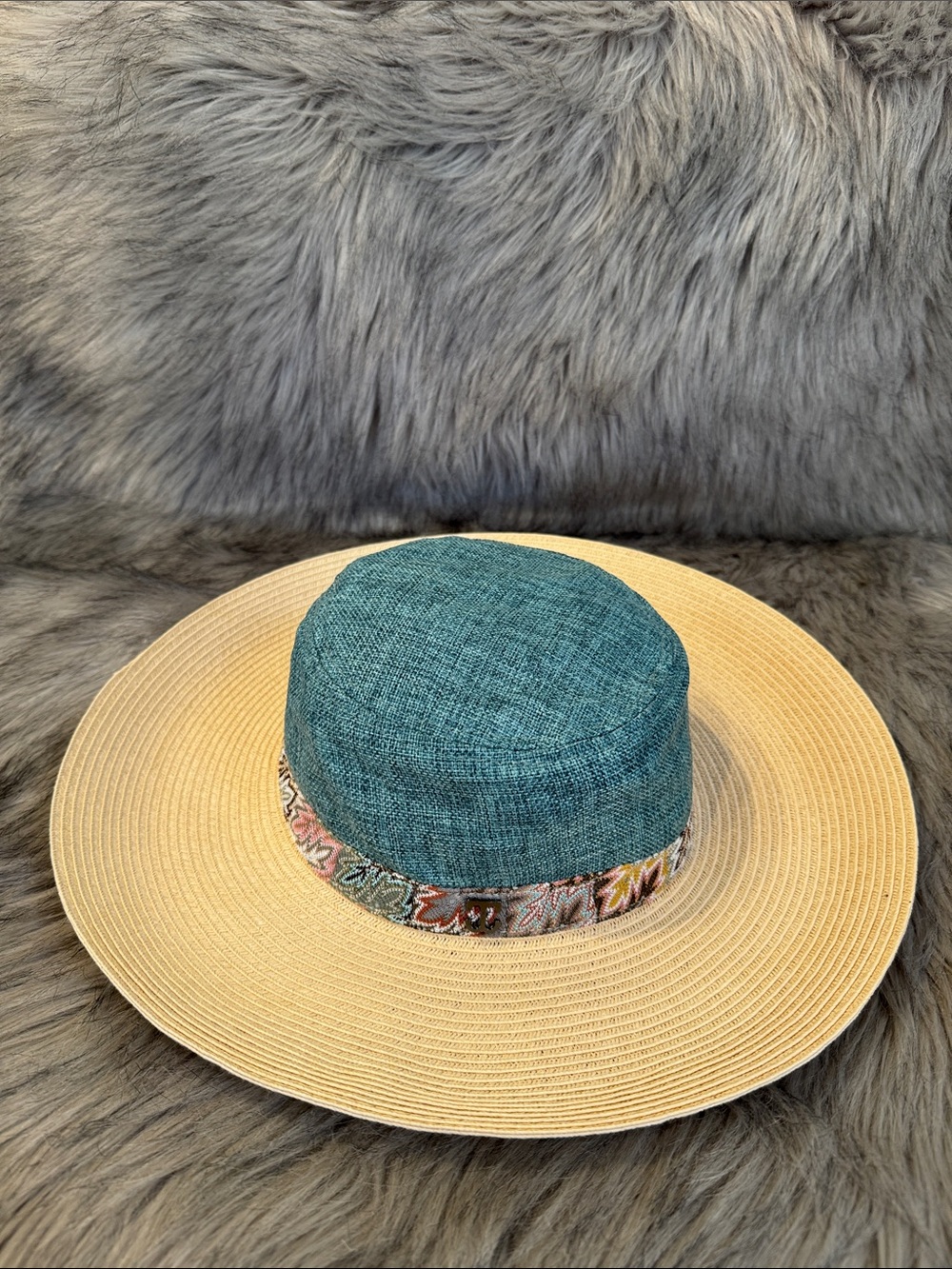 John Callanan Women’s Wide Brim Straw Hat with Teal Crown and Patterned Band OS